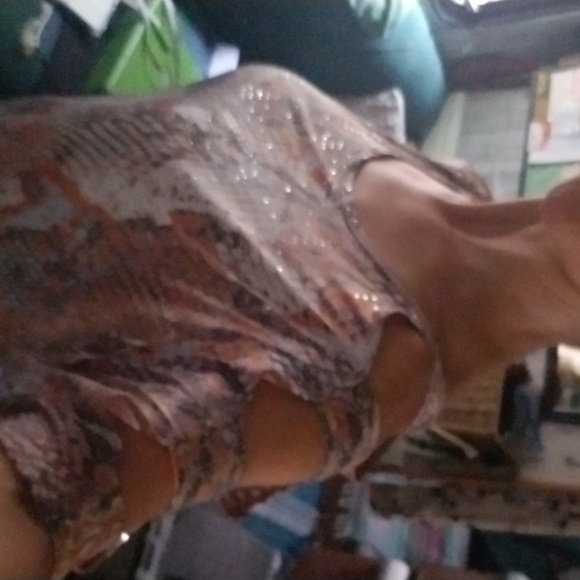 Sz L Snakeskin Sparkle Top - Picture 4 of 10